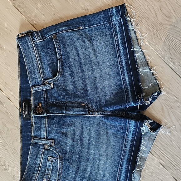 Banana Republic Premium Denim Shorts, Size 4 - Picture 2 of 14